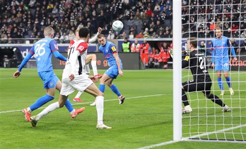 Eintracht Francfort contre Kiel Holstein