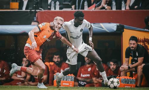 Galatasaray contre jeunes garçons
