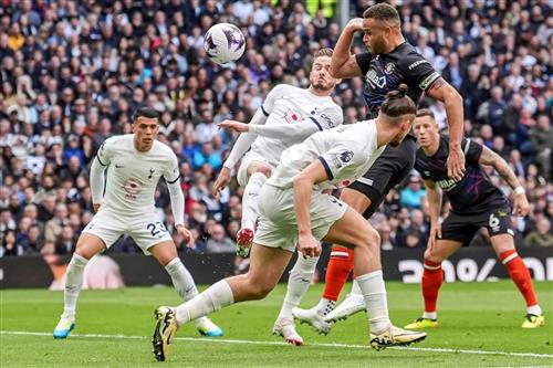 Tottenham Hotspur contre Luton Town