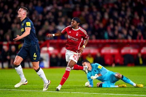 Nottingham Forest contre Newcastle United