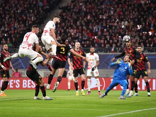 Étoile Rouge contre RB Leipzig