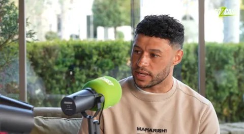 Sans ballon à jouer, il s'entraîne avec les Gunners U21. Chamberlain : Je veux retourner en Angleterre pour me rapprocher de ma famille.