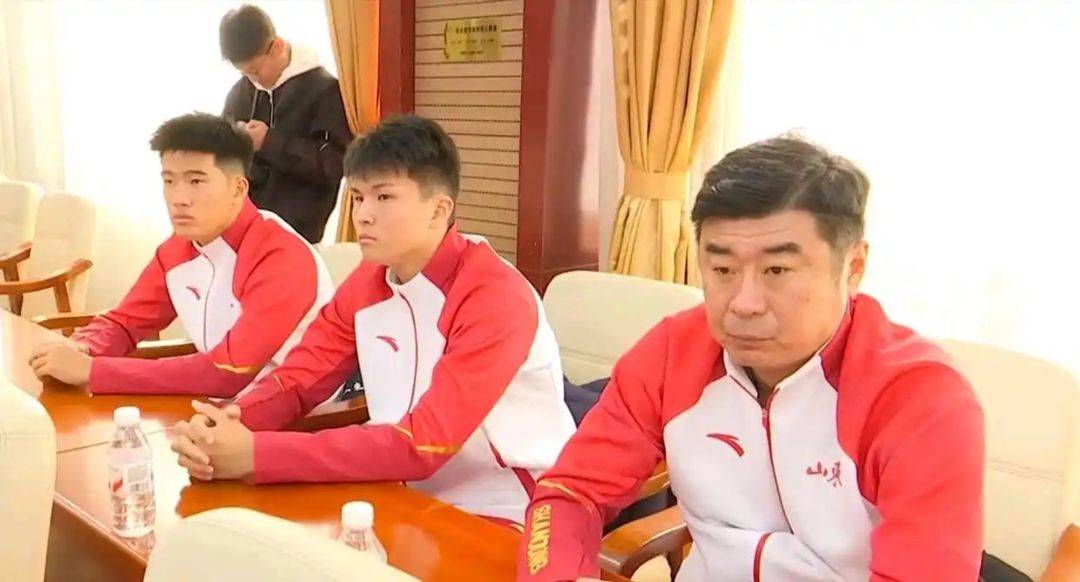 Han Peng : L'équipe du Shandong n'a d'autre choix que de n'avoir personne en zone avant ; ils apprendront certainement des conseils de Xu Genbao