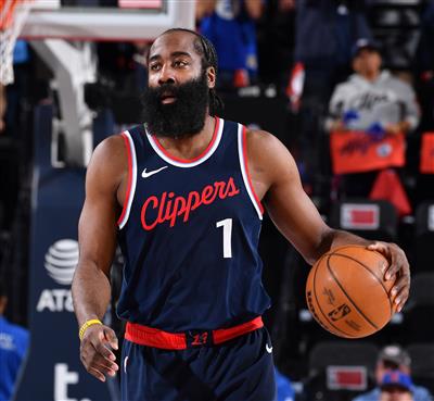 Furieux! Harden a marqué 26 points sur 7 tirs sur 9 en mi-temps et 5 sur 6 à trois points.