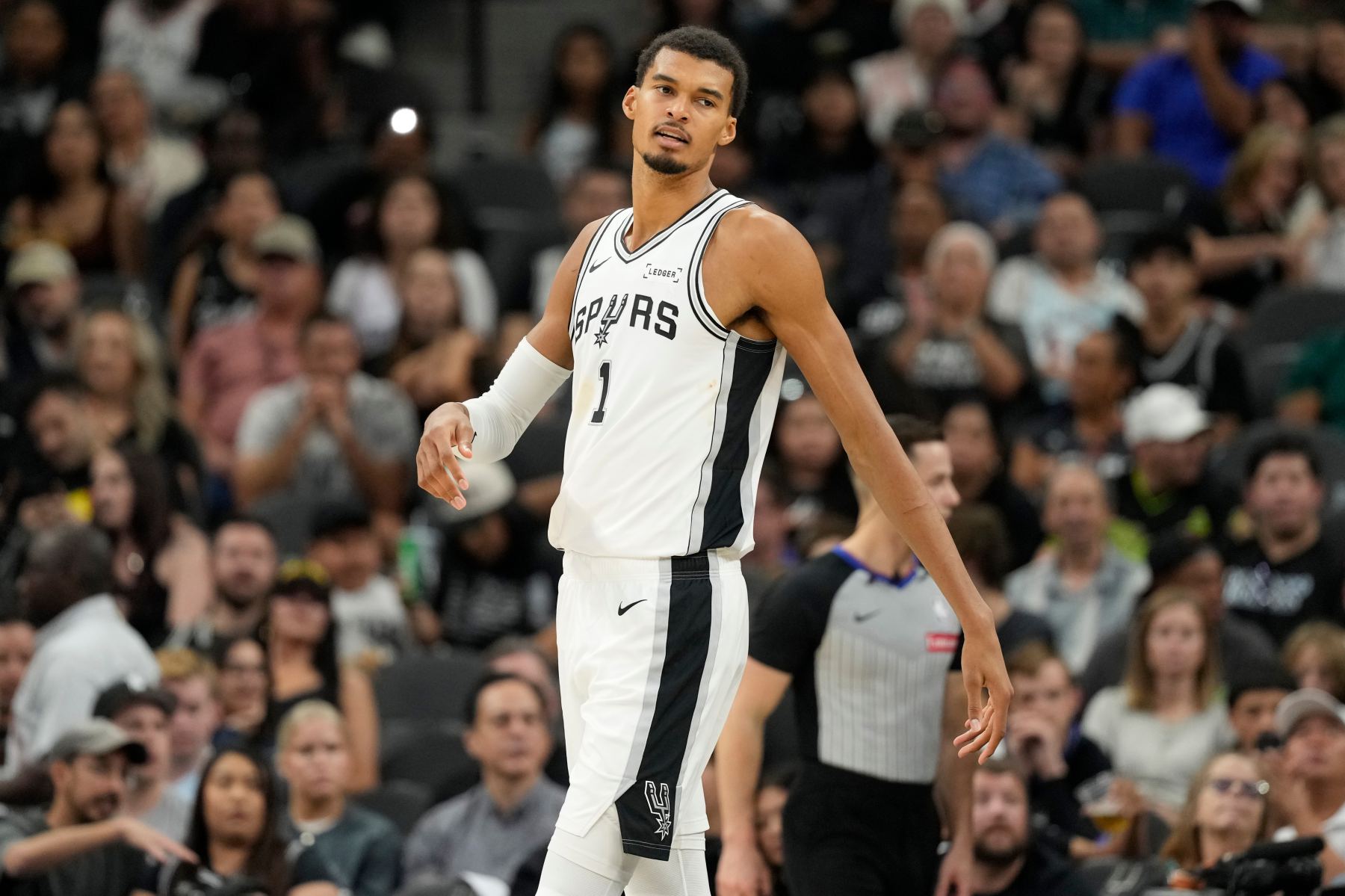 Curry : La garde de Wenban est vraiment incroyable, il peut toujours vous surprendre