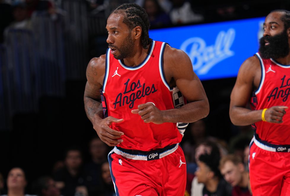 Shams : Leonard manquera encore quelques matchs et les Clippers pensent qu'il reviendra sur le terrain dès que possible