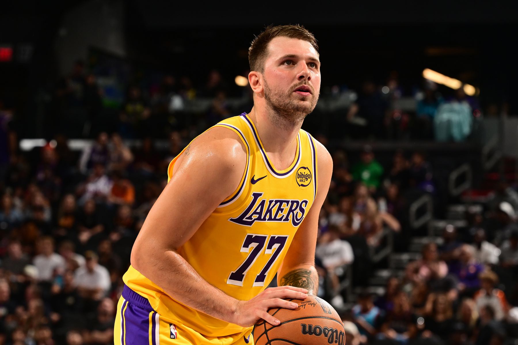 Une première dans l'histoire ! Doncic a marqué 20+5+5 à la mi-temps pour la 56e fois de sa carrière