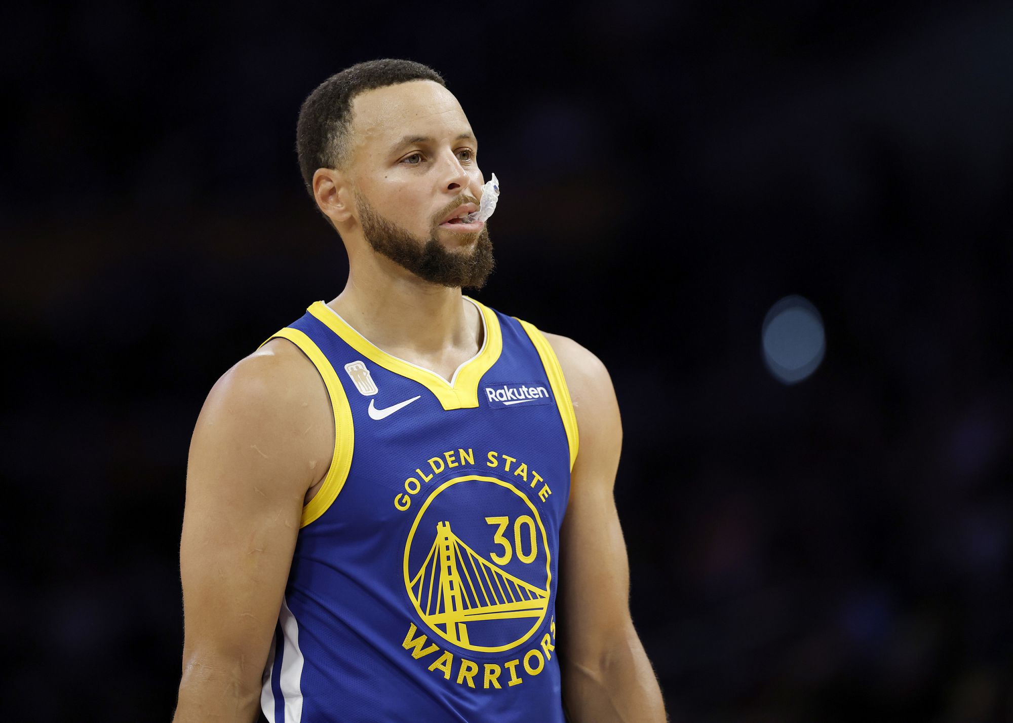 Surpassez James! Curry a marqué plus de 45 points pour la septième fois après ses 35 ans, se hissant ainsi au sommet de l'histoire