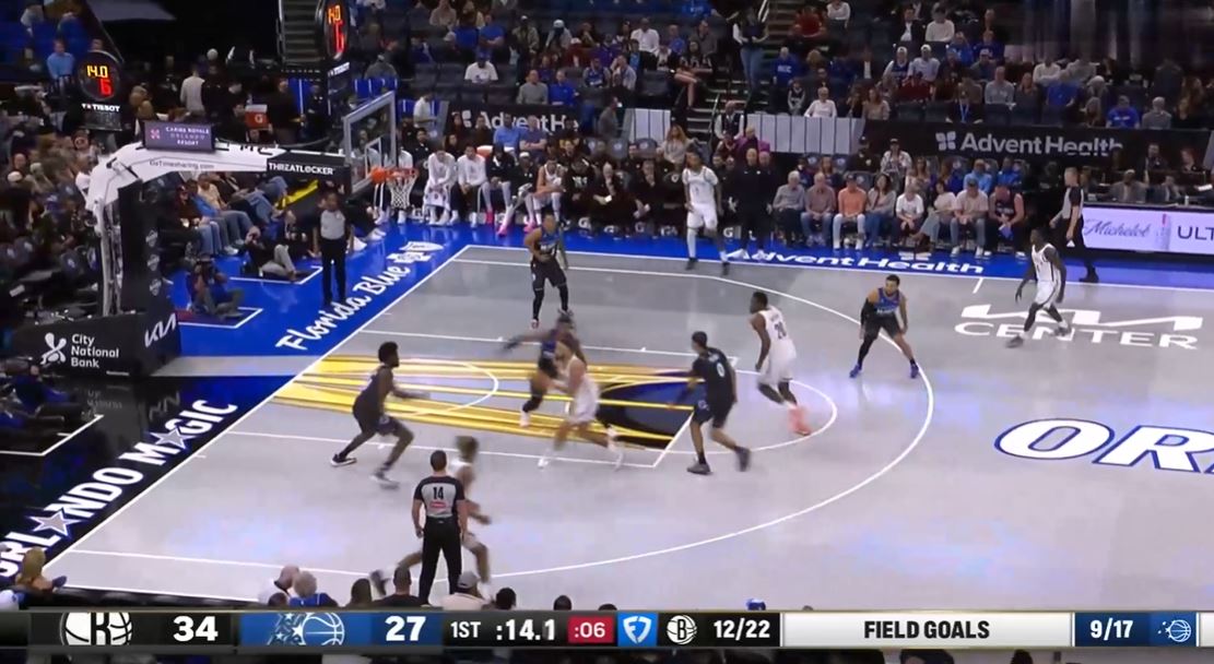 L’état compétitif est bon ! Porter a marqué 11 points et 6 passes décisives sur 4 tirs sur 8 au premier quart.